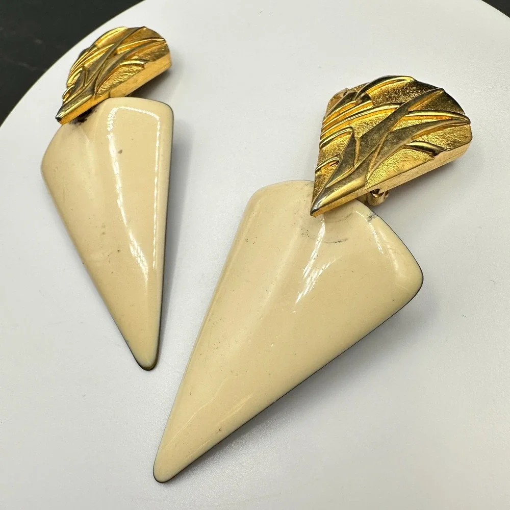 Vintage Women's Long Gold Tone Shoulder Duster Cream Enamel Dangle/Drop Earrings - Picture 3 of 11